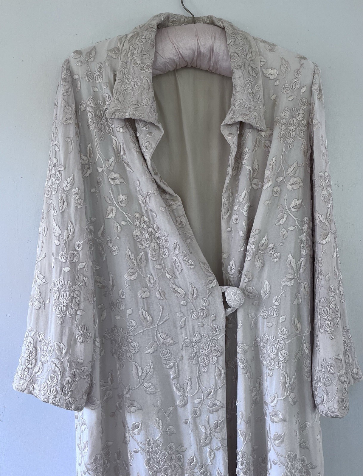 1920s Art Deco Vintage Embroidered Blush Silk Coat Attributed To House Of Lanvin