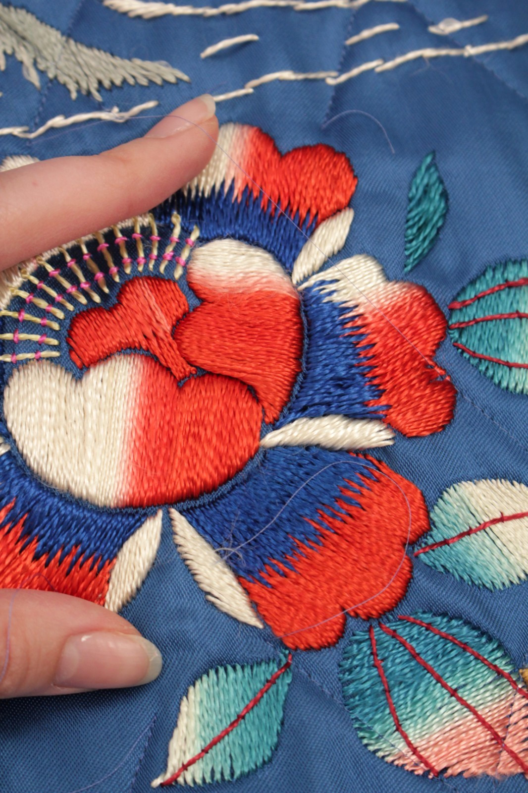 VTG Womens 50s 60s Blue Embroidered Rayon Korean / Japanese Robe S/M 1950s 1960s