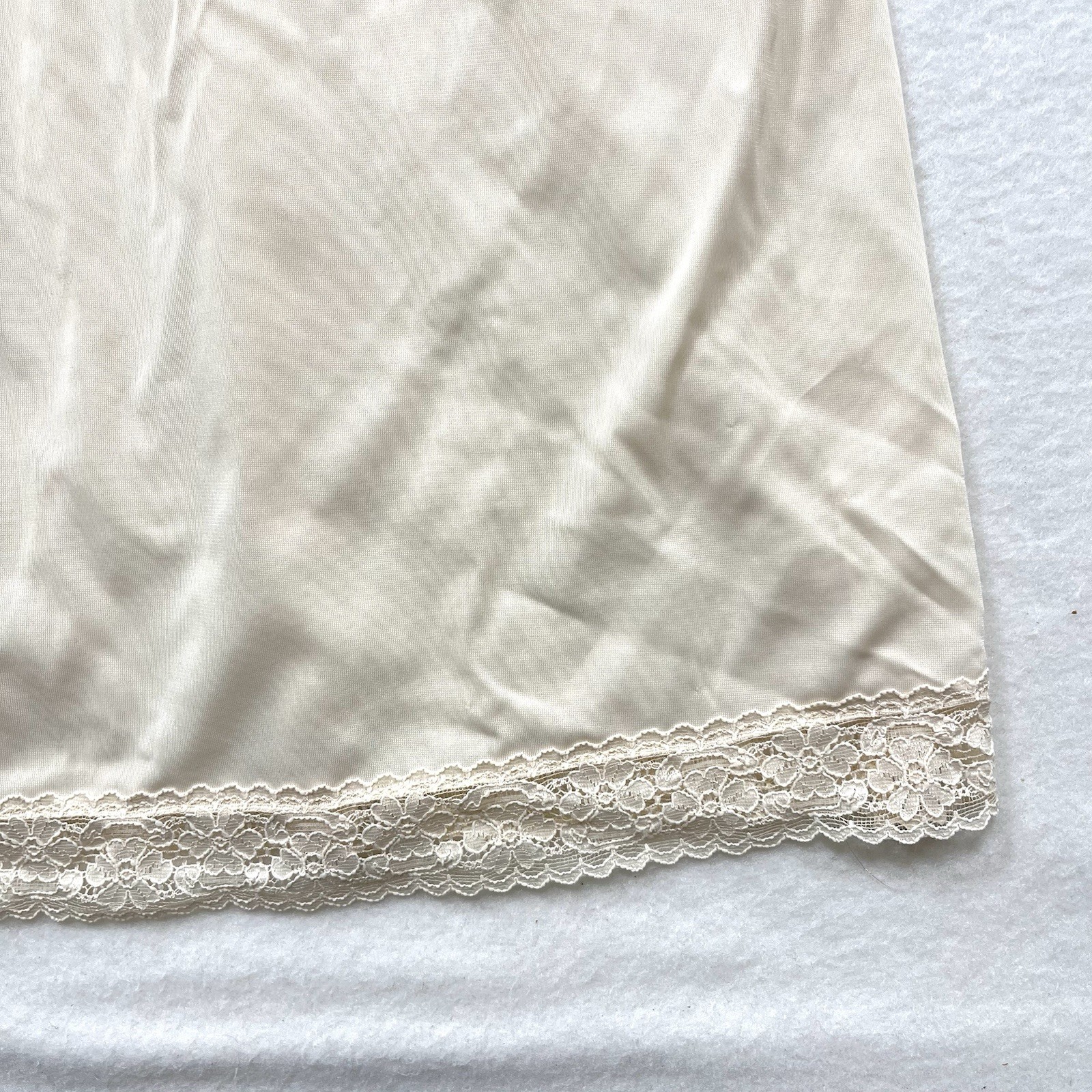Vtg Vanity Fair Stretchy Slip Dress Lace Trim Fairy Wedding Lingerie 32 L Cream