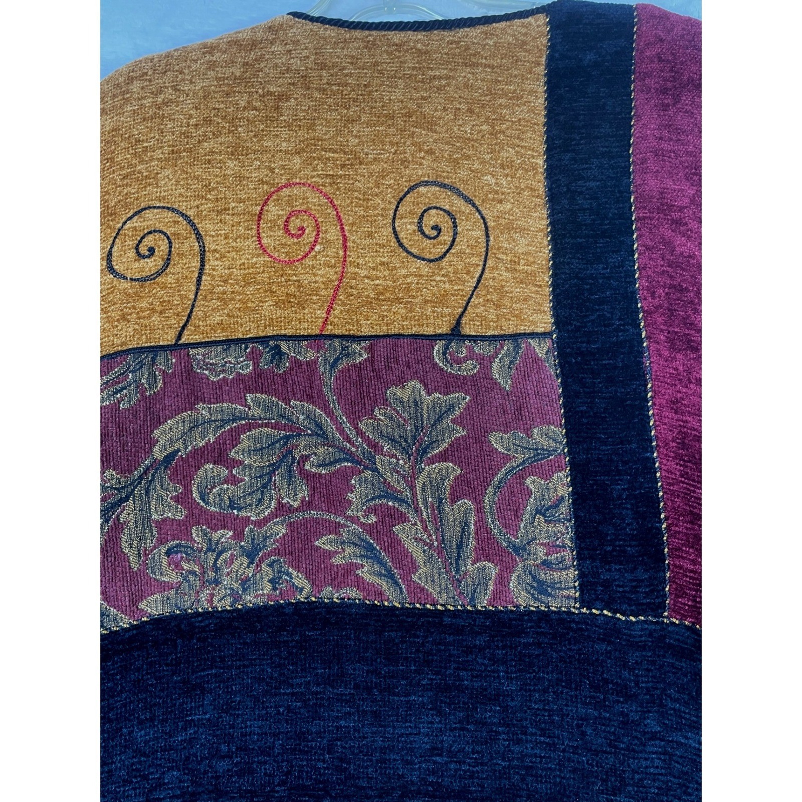 Vintage Allure Patchwork Tapestry Jacket Womens XL Burgundy Gold Black Rayon