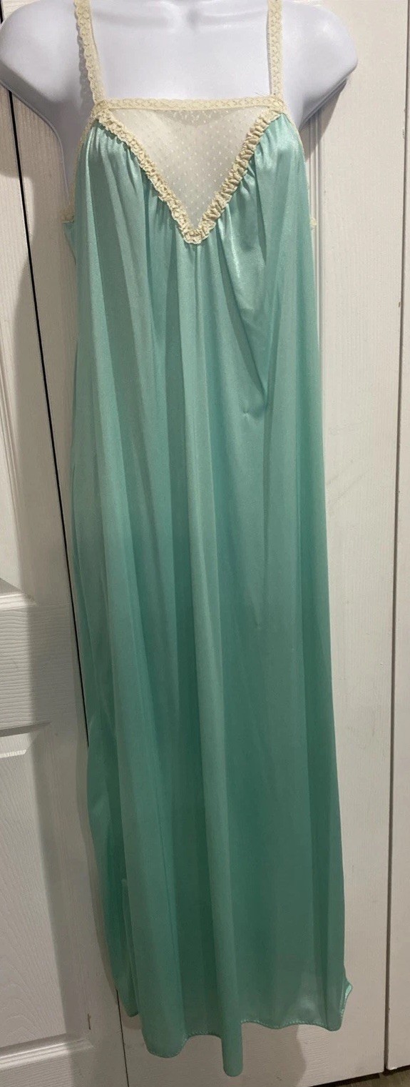 STARDUST VTG Intimate Lingerie Nightgown Robe Ensemble Laced Size M Mint Green