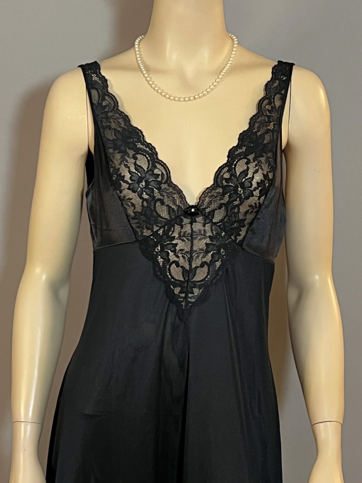Vintage Vassarette Black stretch bodice Olga Style Nightgown Size LARGE