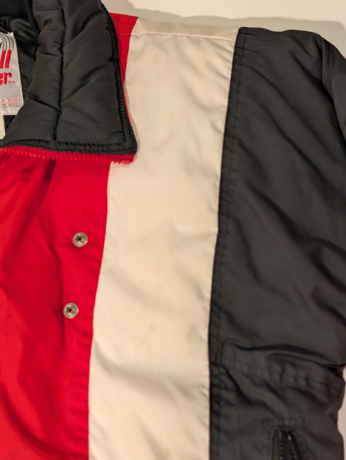 Vintage Down Fill Downhill Racer Ski Jacket Red White Blue Color Block Geometic