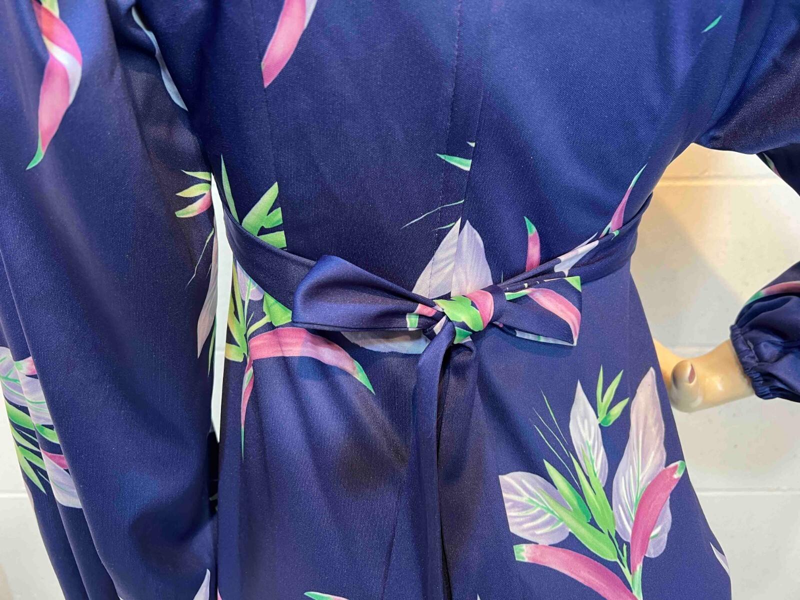 EUC S~M Vtg 70s Dress Navy BLUE Floral Petals High Waist Wide Sleeve BOHO Knit