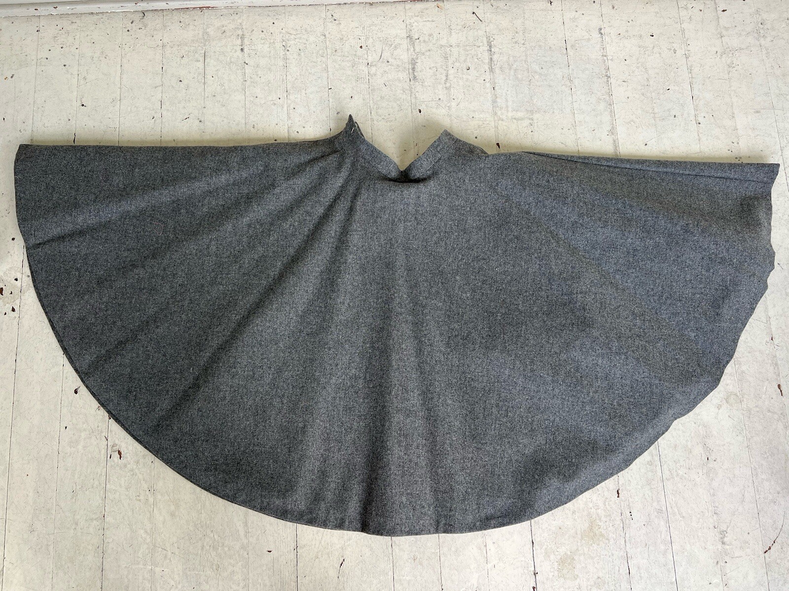 VTG 1950’s Felt Gray Pink Jewel Popcorn Poodle Dog Crinoline 360 Skirt EXCELLENT