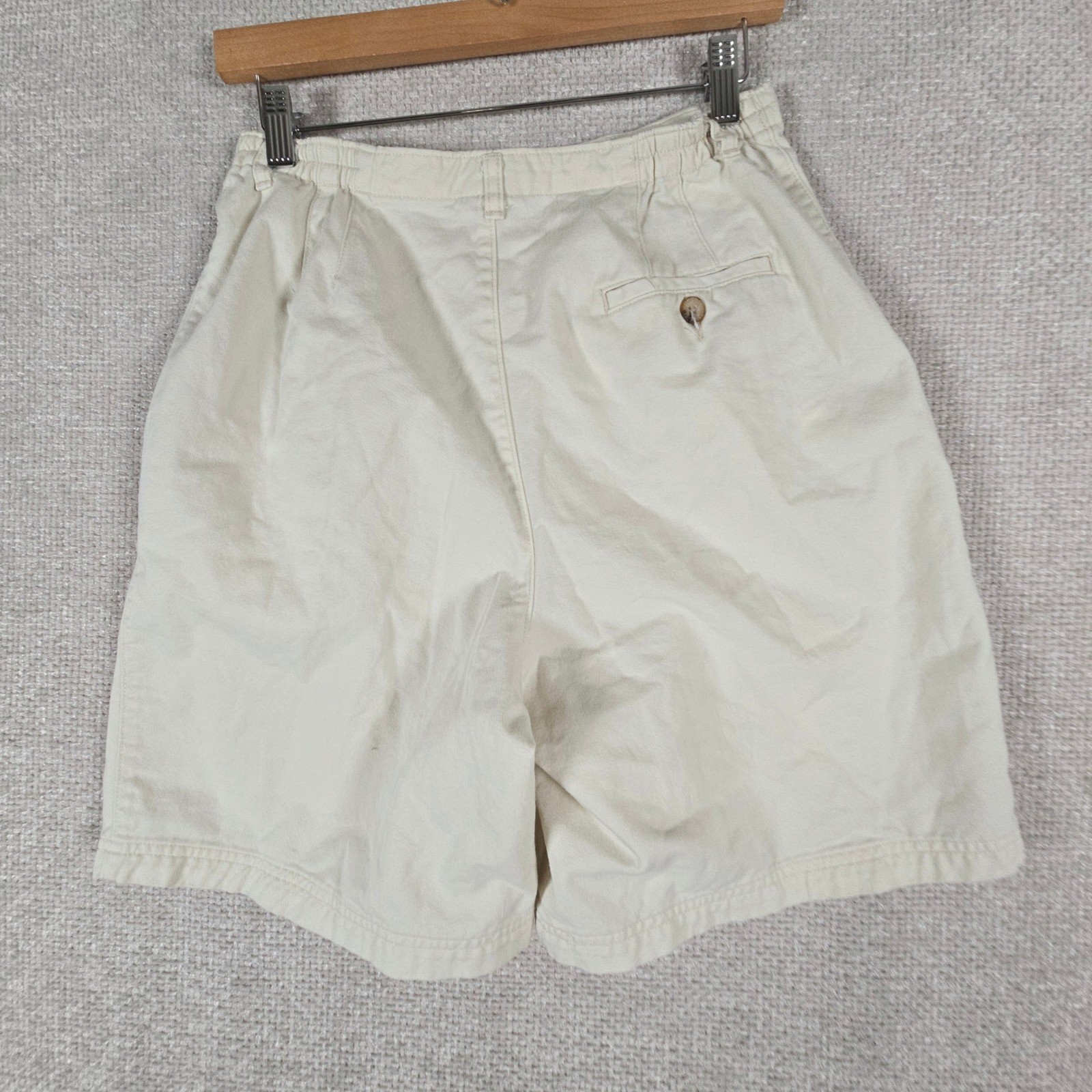 Vintage St Johns Bay Womens Beige Pleated High Rise Cotton Shorts Size 10 90s