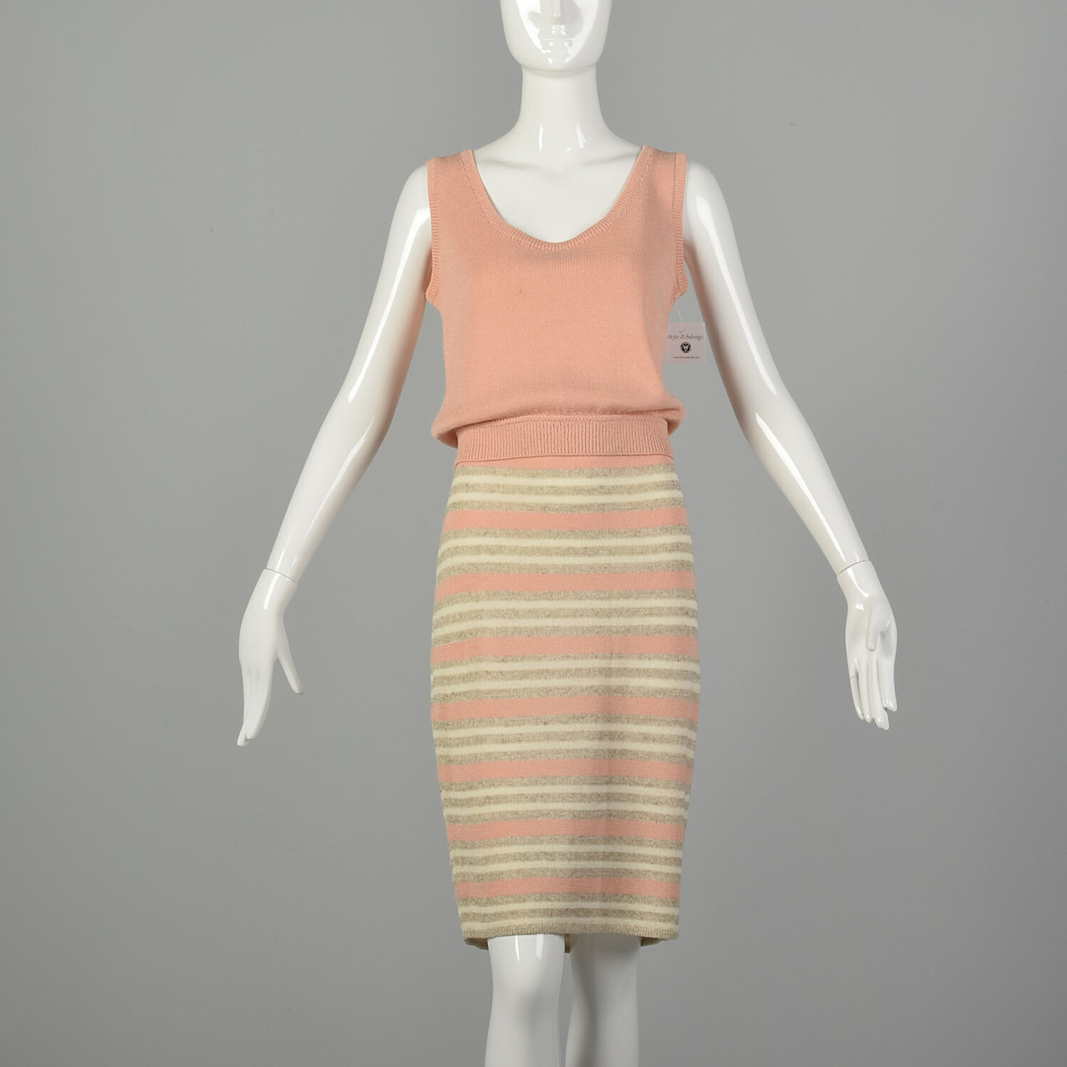 Medium 1980s St. John Set Knit Skirt Peach Cardigan 3pc Ensemble Vintage 80s