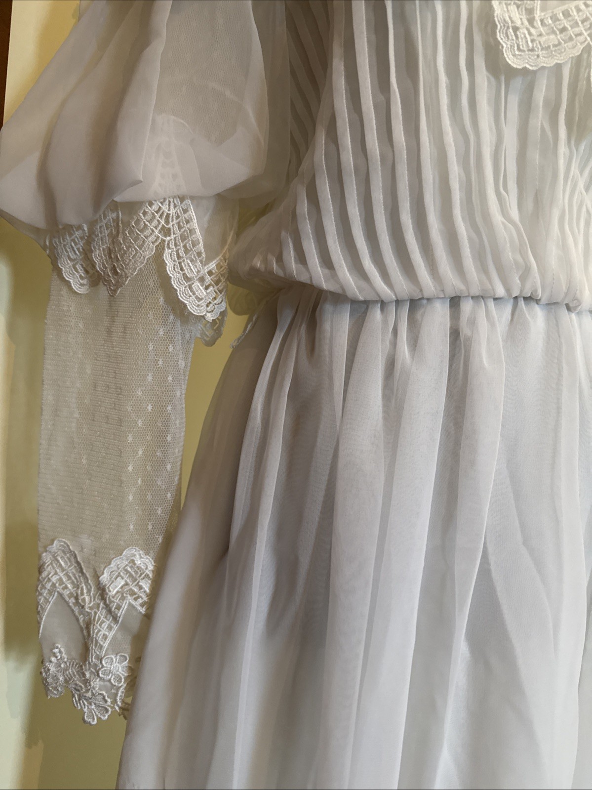 Alfred Angelo Vintage 1970’s Victorian Revival Prairie Chic Lace Wedding Dress S