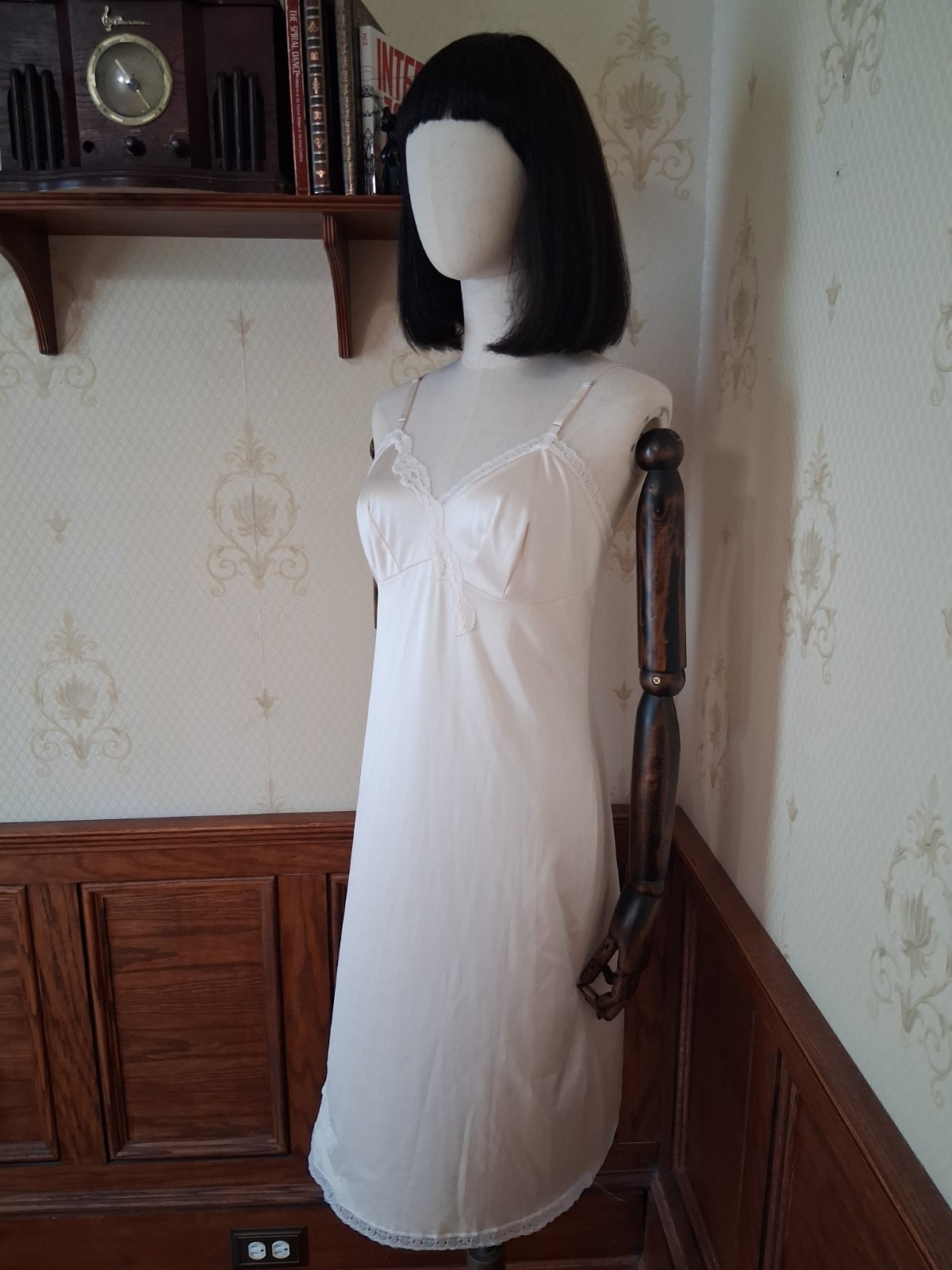 Vintage 1970s Vanity Fair Ivory Lace Trimmed Coquette Cottagecore Slip Dress