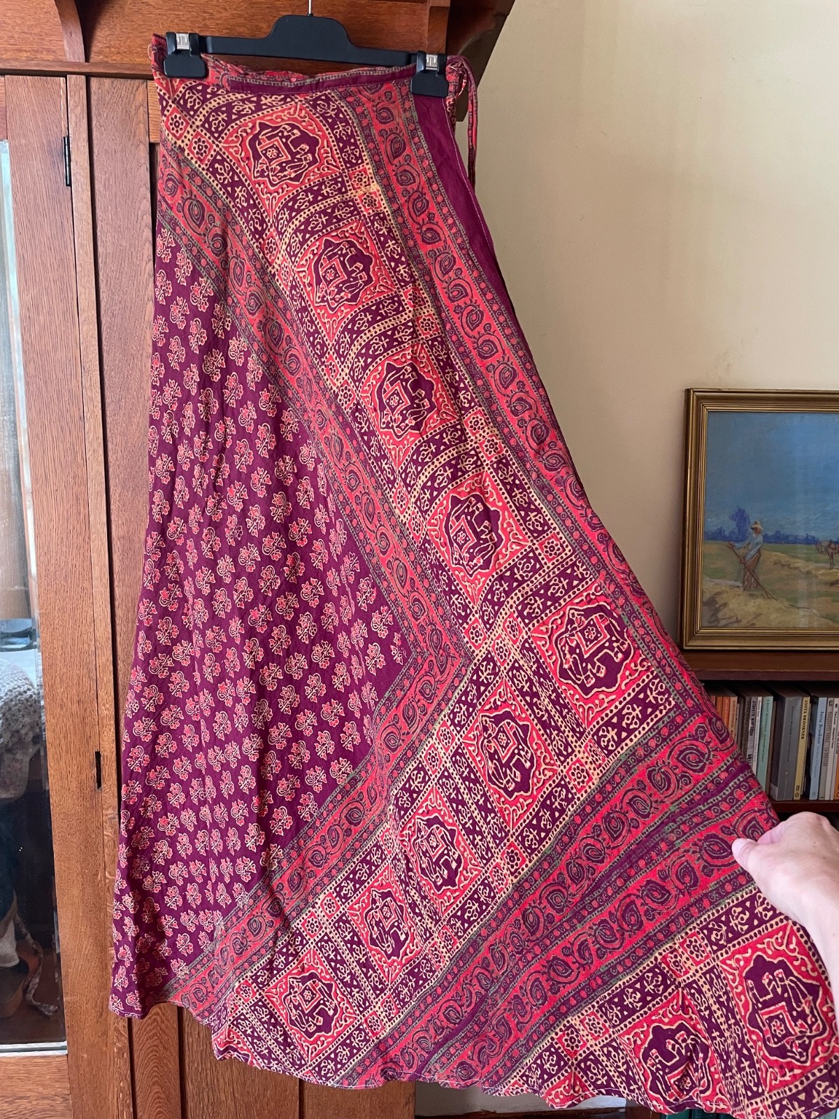 Vintage 70s S M Indian cotton block print skirt. Dramatic floor length maxi!!
