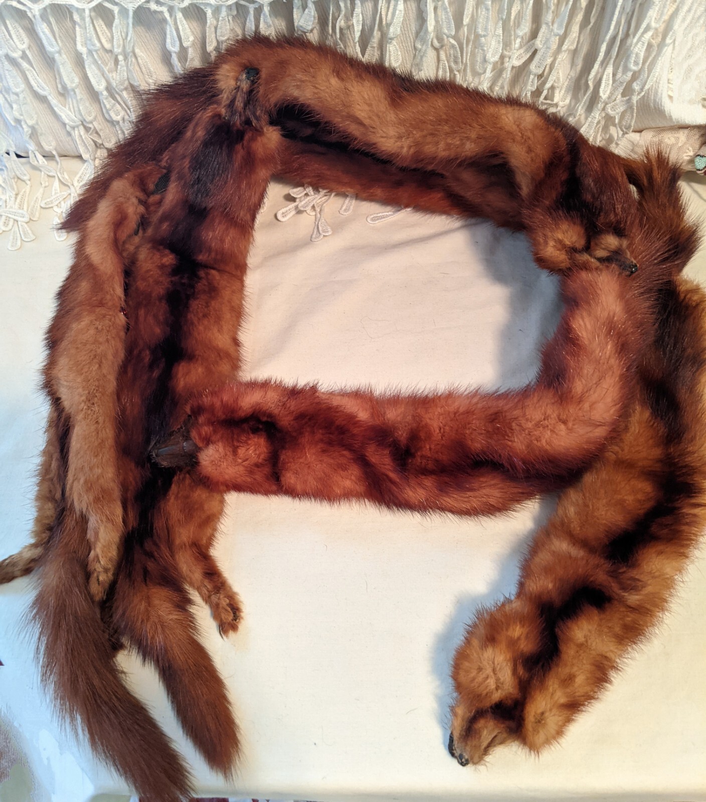 Vintage 6 Pelt Mink Fur Stole Scarf Shaw 44 inches Long Mouth Clasp Or Button