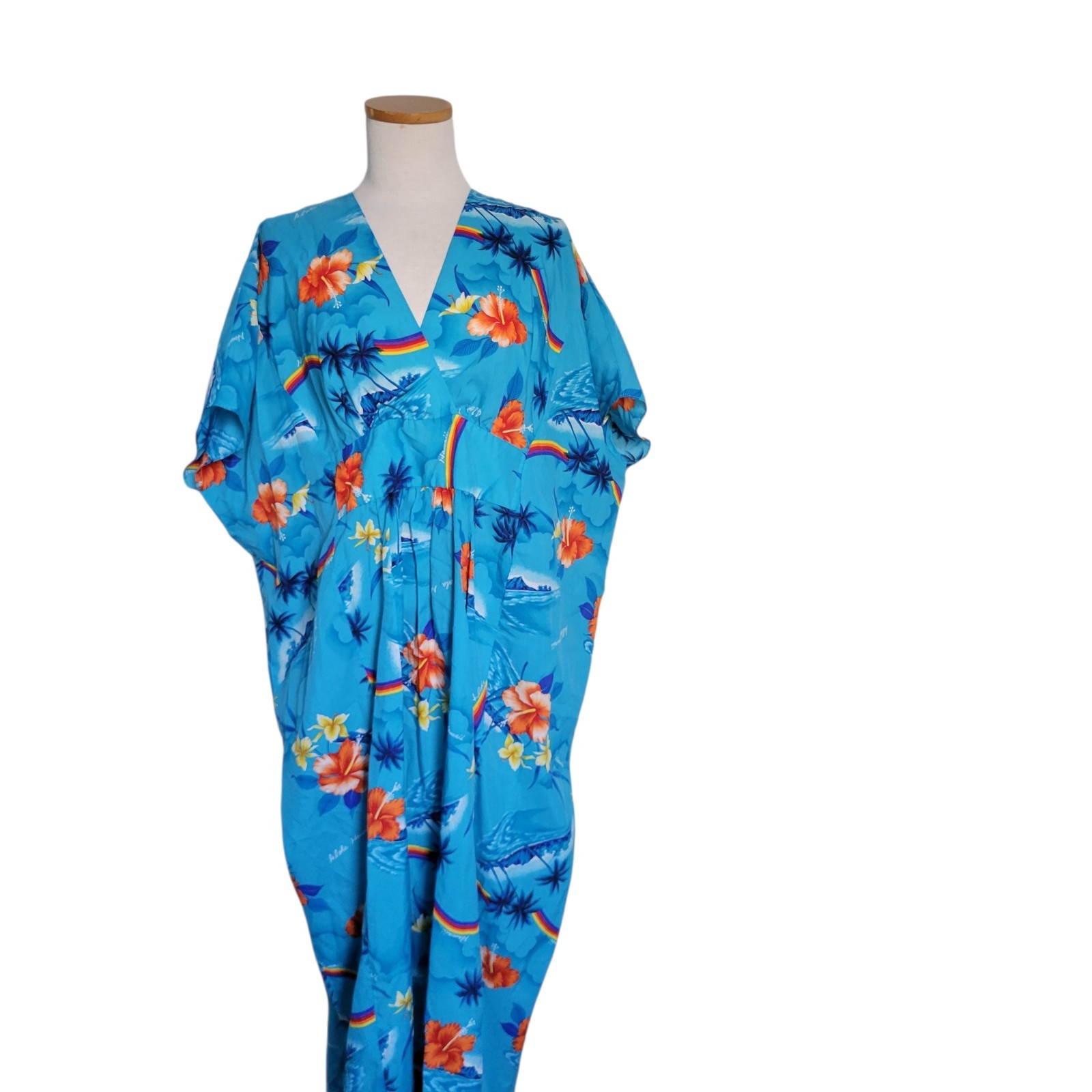 VTG 70s Hawaiian Muumuu Mrs. Roper Caftan, Angel Wing Sleeve resort One Size
