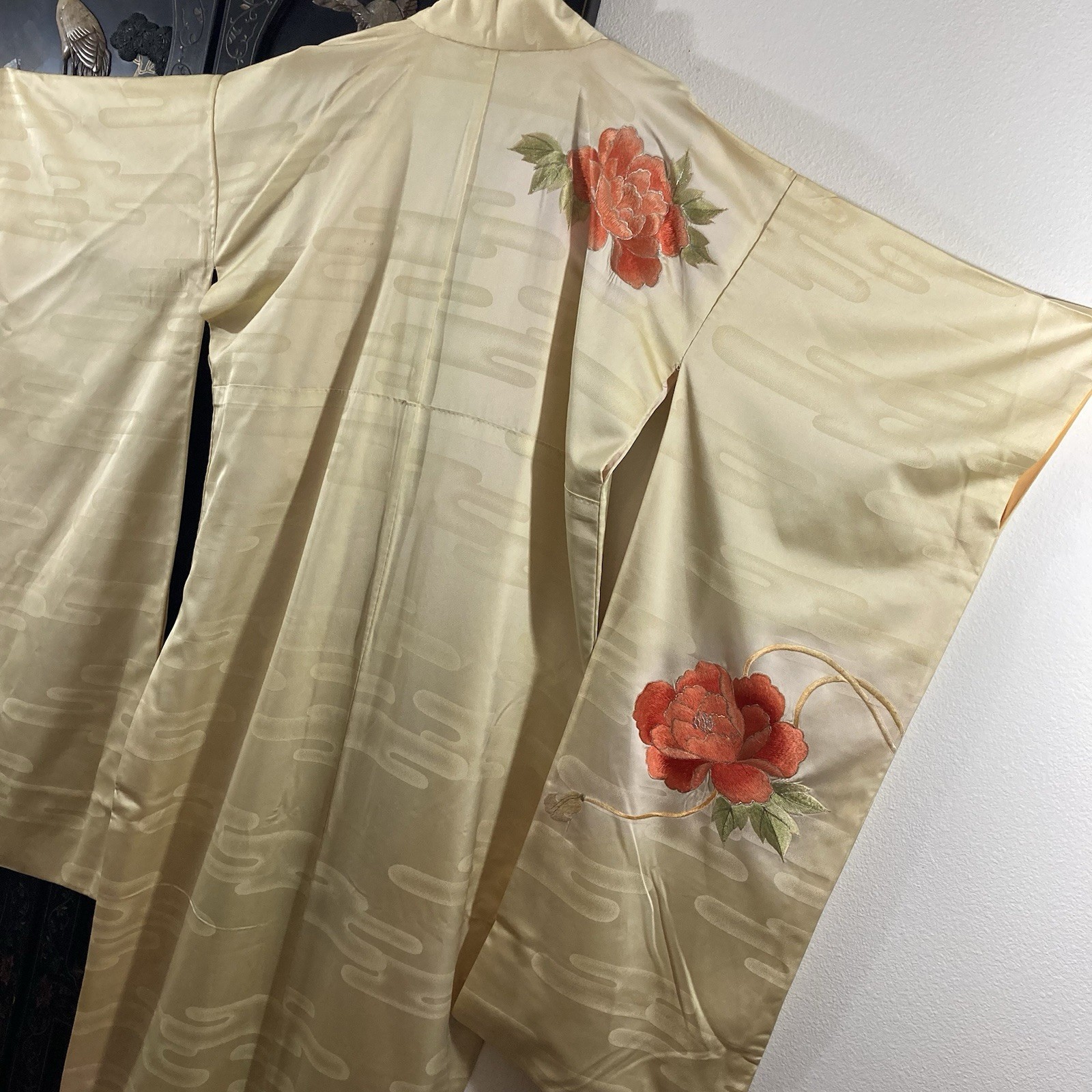 Vintage Embroidered Silk Kimono Robe