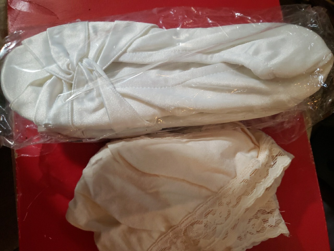 Vintage Womens Nightgown Set & John Wanamaker Box. New: Other. Fabulous Find.