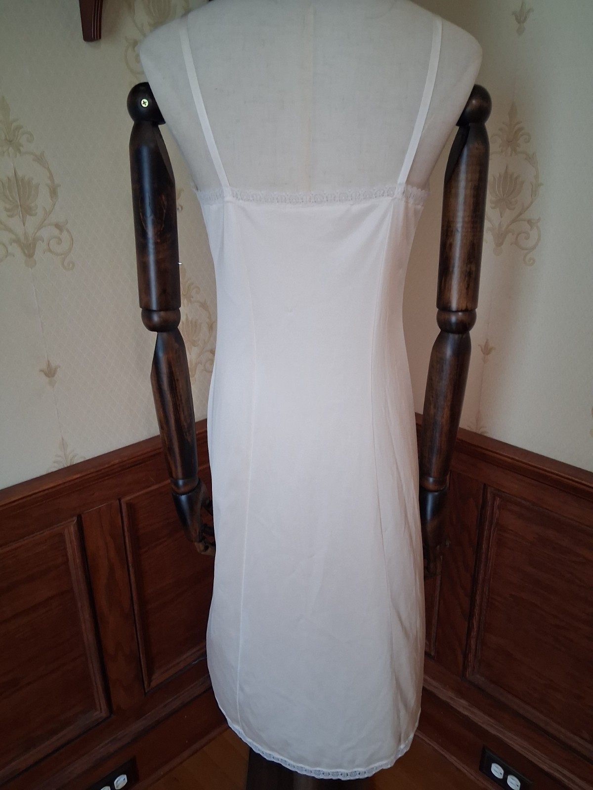 Vintage 1970s Vanity Fair Ivory Lace Trimmed Coquette Cottagecore Slip Dress