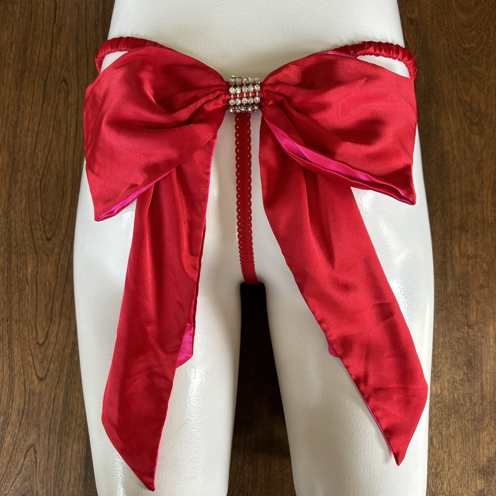 Victorias Secret Second Skin Red Satin Rhinestone Bow V String Panty Medium NWOT
