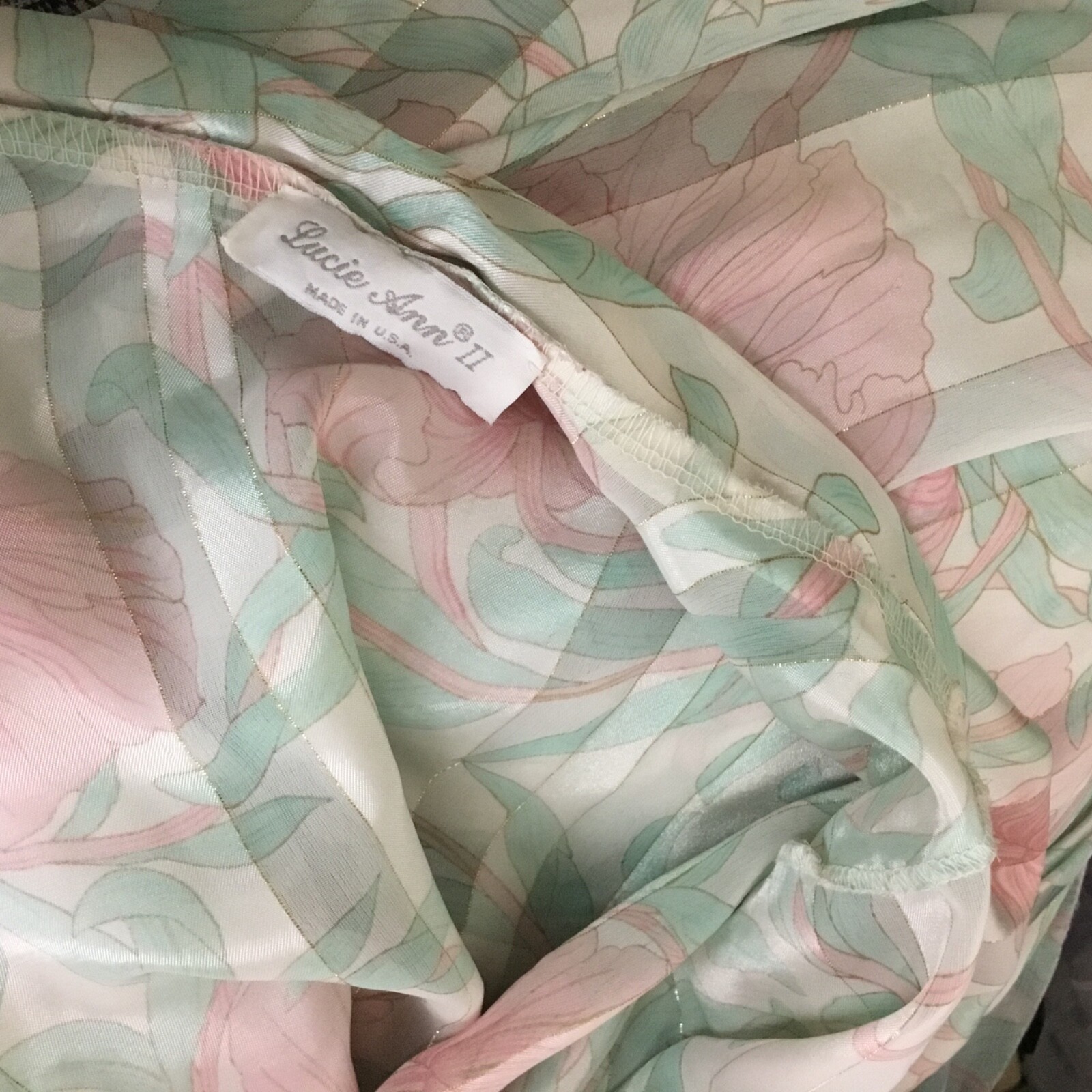 Lucie Ann II Vintage Satin Floral Robe Size Medium Nightware Lingerie Robe