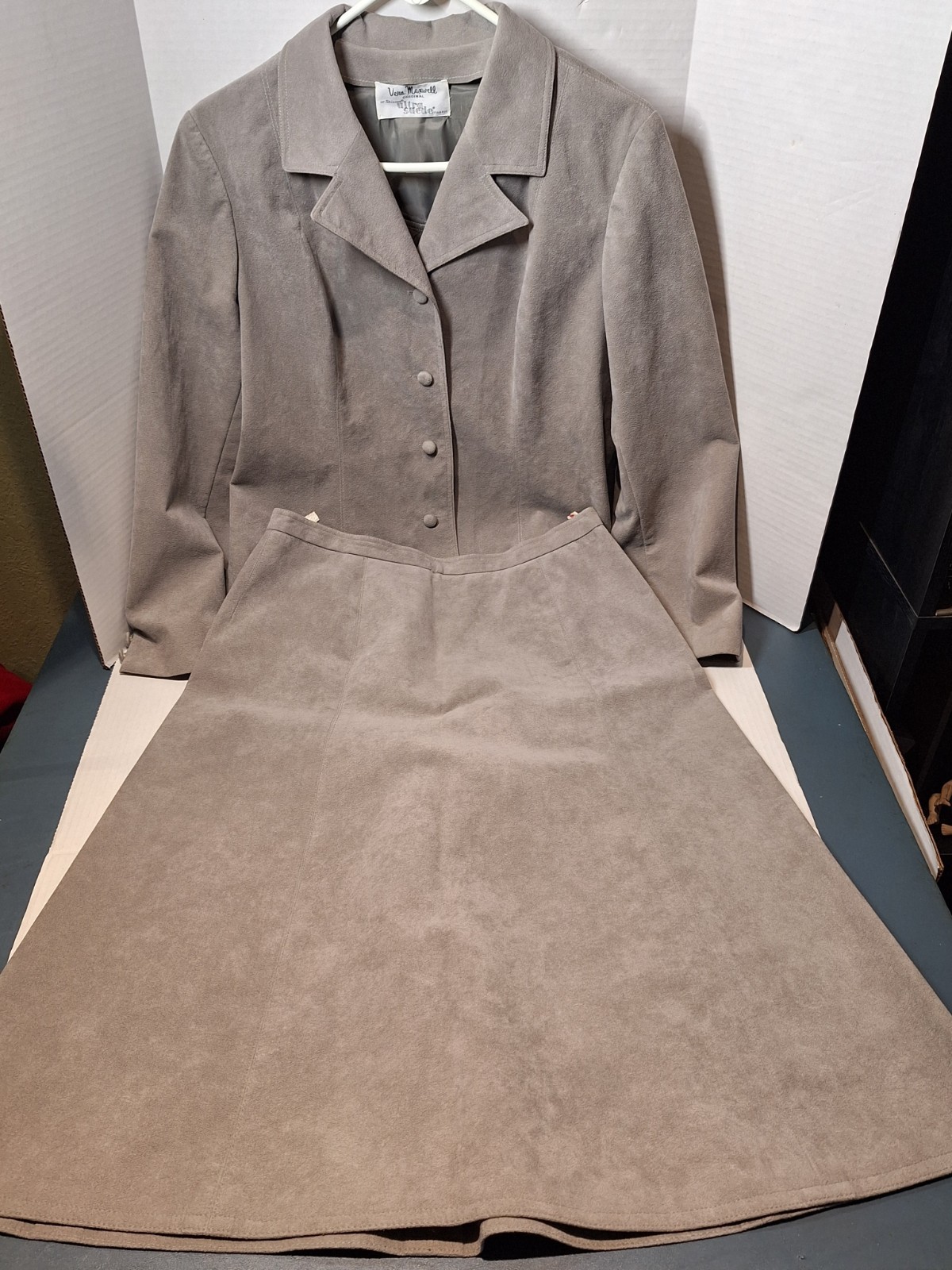 Vera Maxwell Original By Skinner Ultra Suede Suit Jacket & Skirt, Womans M, Grey