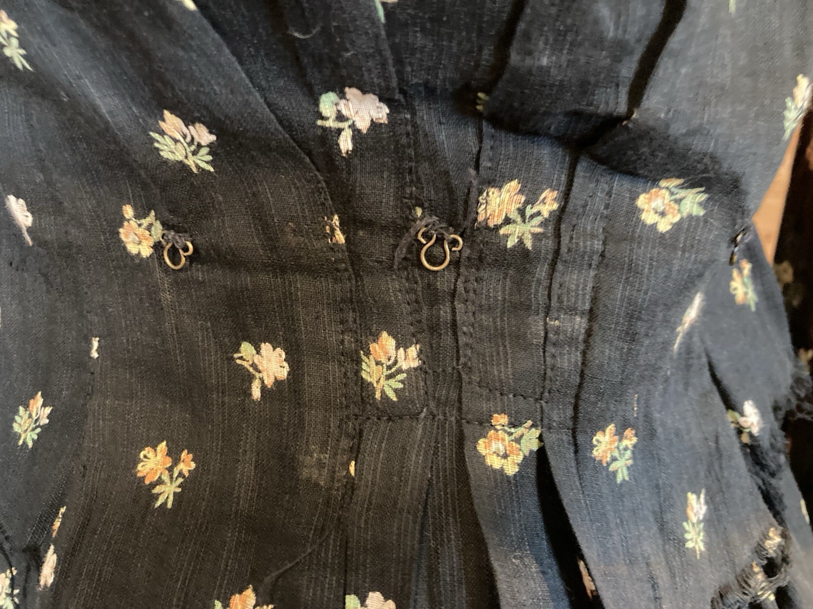 Vintage 1890s 1900s Victorian 2 pc dress print w little flowers
