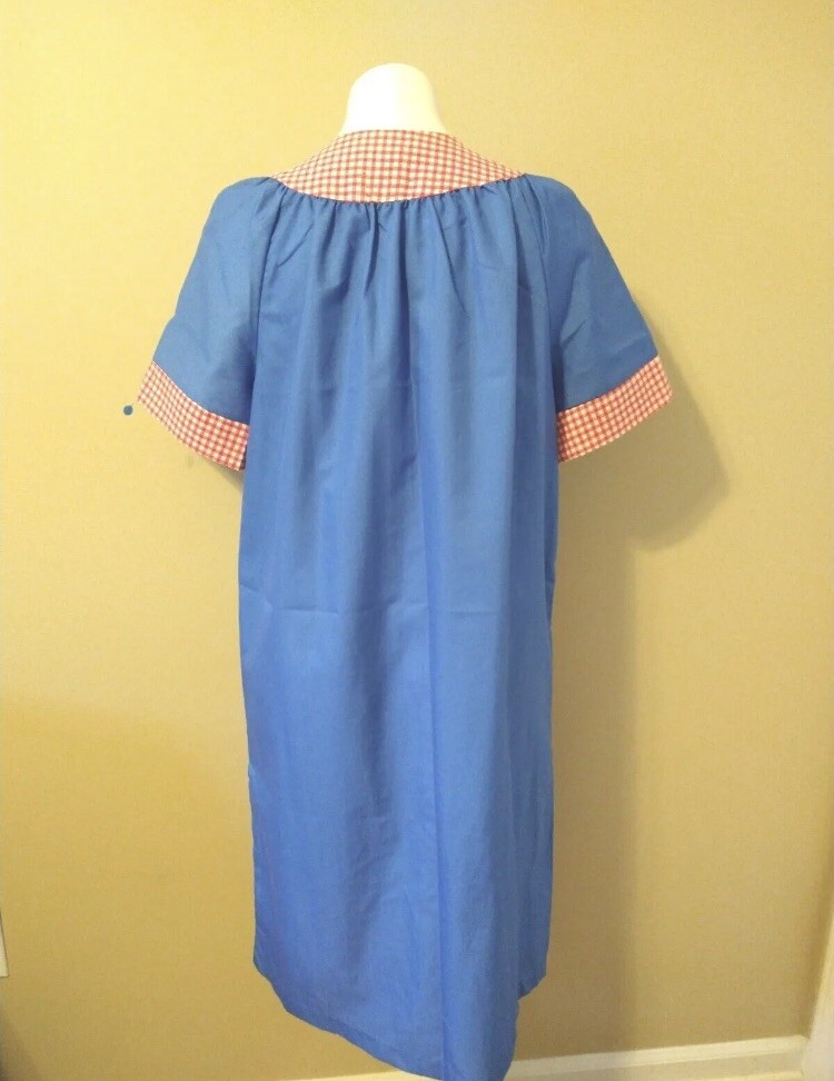 Vtg 60s Lindsay Jordan House Dress Medium Snaps Short Sleeves Applique Pocket