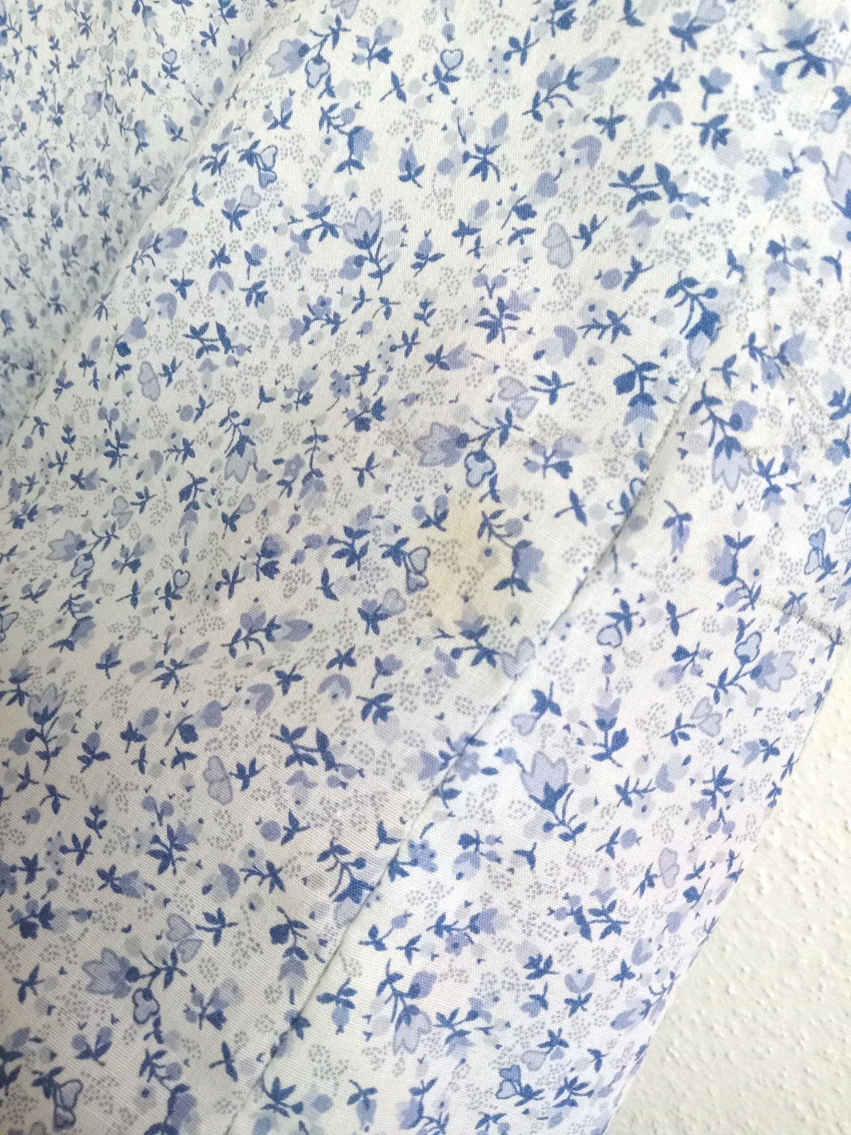 Vintage Rrrruss White Shirt Blue Floral Ditsy Pattern Vertical Pleating