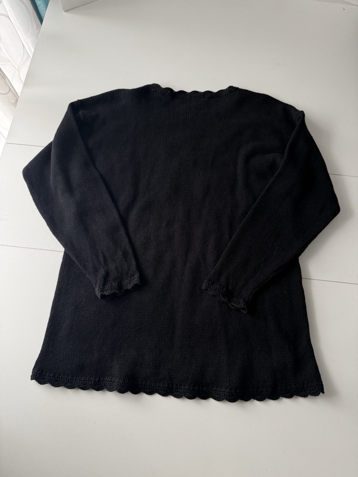 Work in Progress Gladys Bagley black Scalloped Holiday embroidery sweater M Flaw