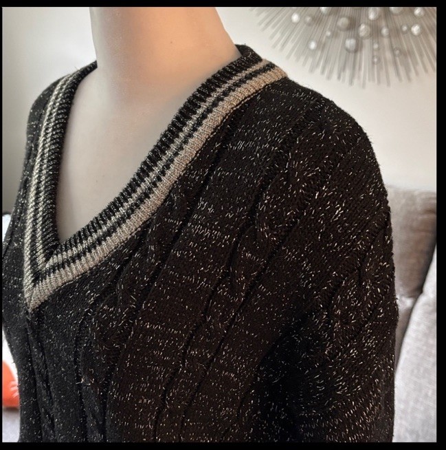 Bramble Lane Vintage 1980’s Black and Silver V-Neck Women’s Sweater LARGE NWT