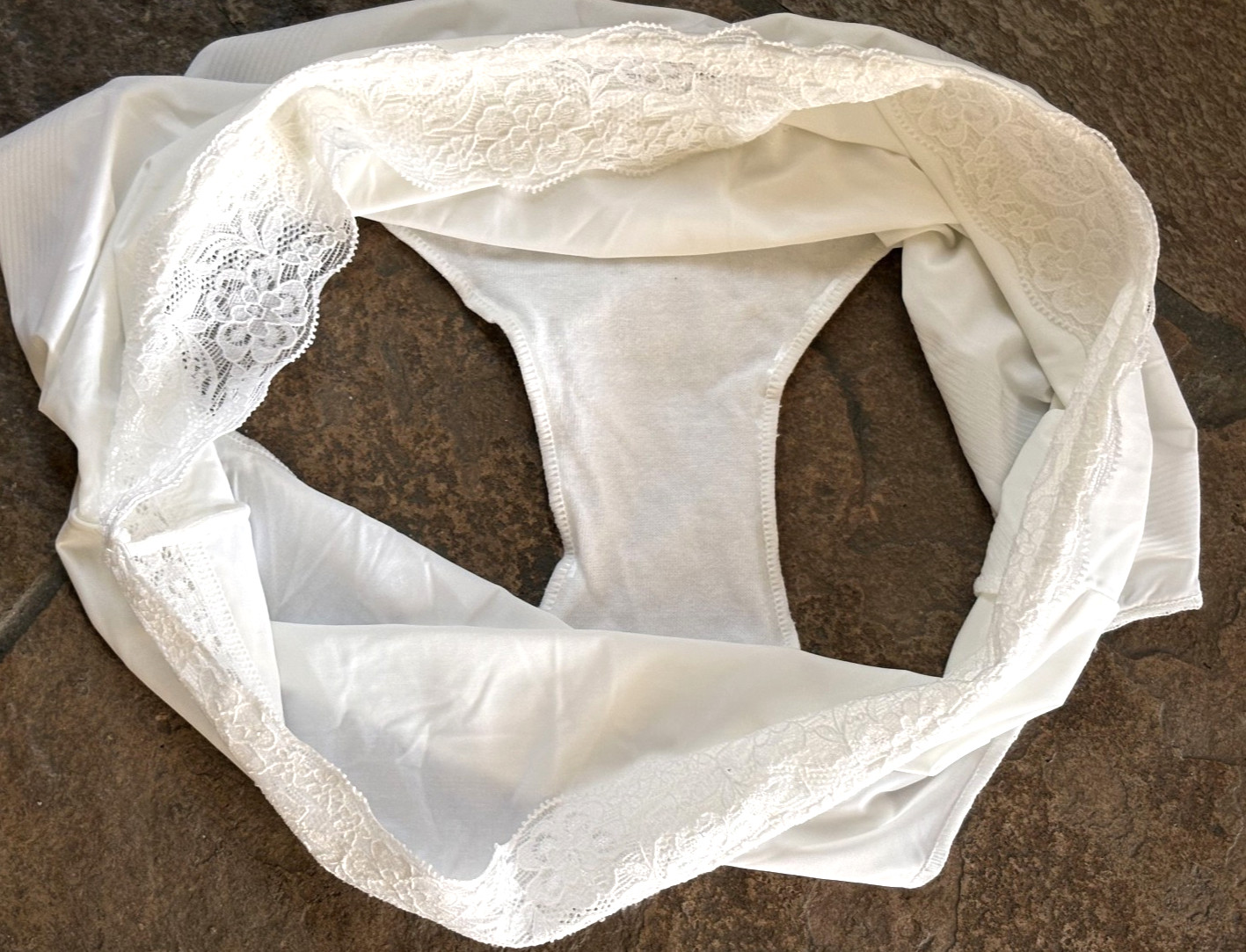 BALI Large Ivory/White Lace Waist Silky Smooth Brief Panties #V404 NWOT