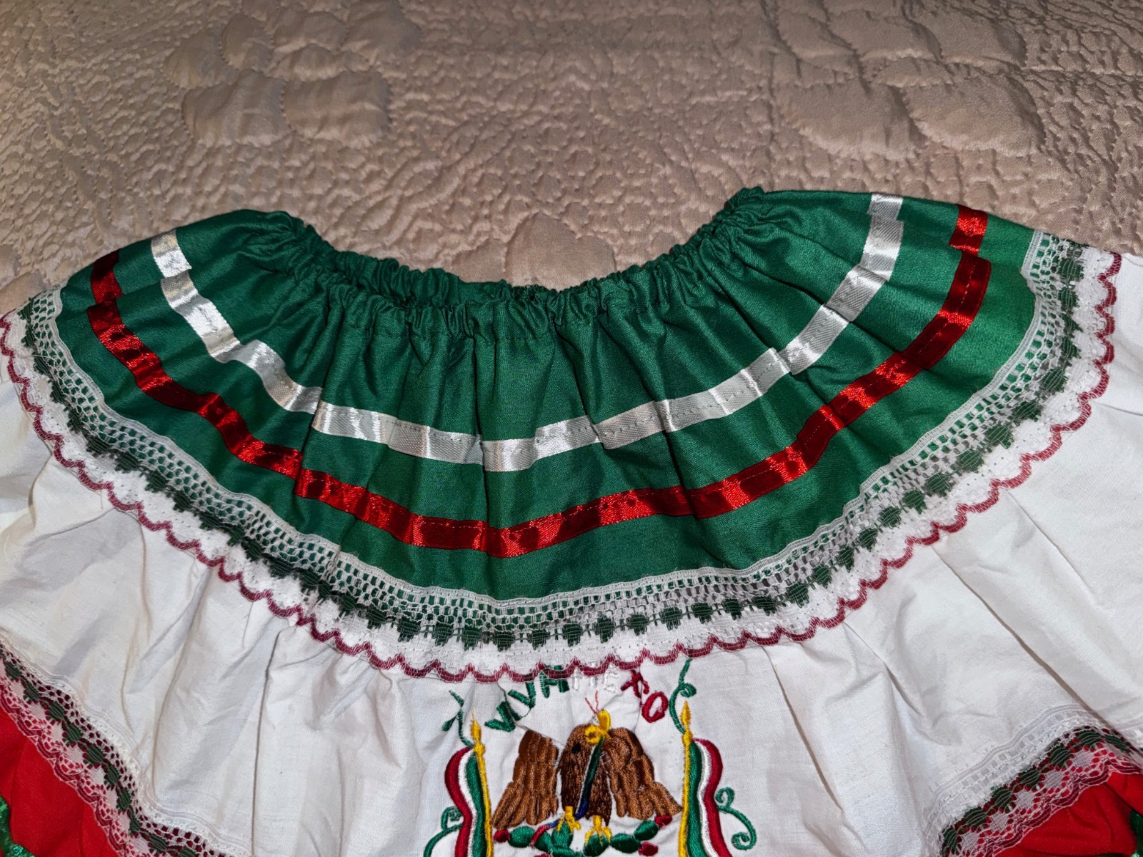 VTG Mexican Festival Full Maxi Skirt Embroidered, Lace, ribbon design Girls NWOT