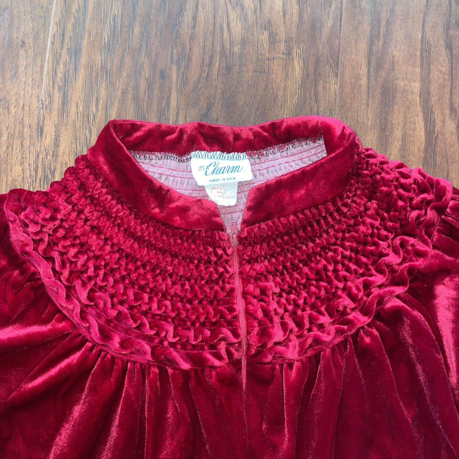 VTG Made In USA L Large Velvet Red Zip Front Robe Housecoat It’s A Charm Women
