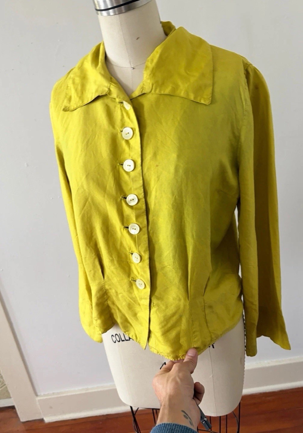Vintage Antique 1920s 1930s Chartreuse Silk Trumpet Sleeve Blouse Shell Button S