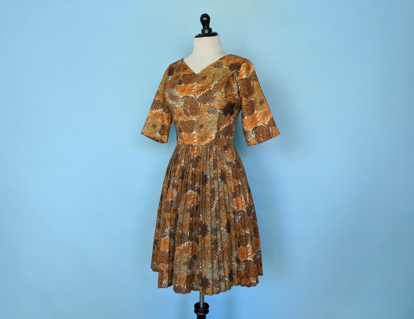 Vintage 50s/Early 60s Floral Print Day Dress 1950s Dress with Full Pleated Skirt
