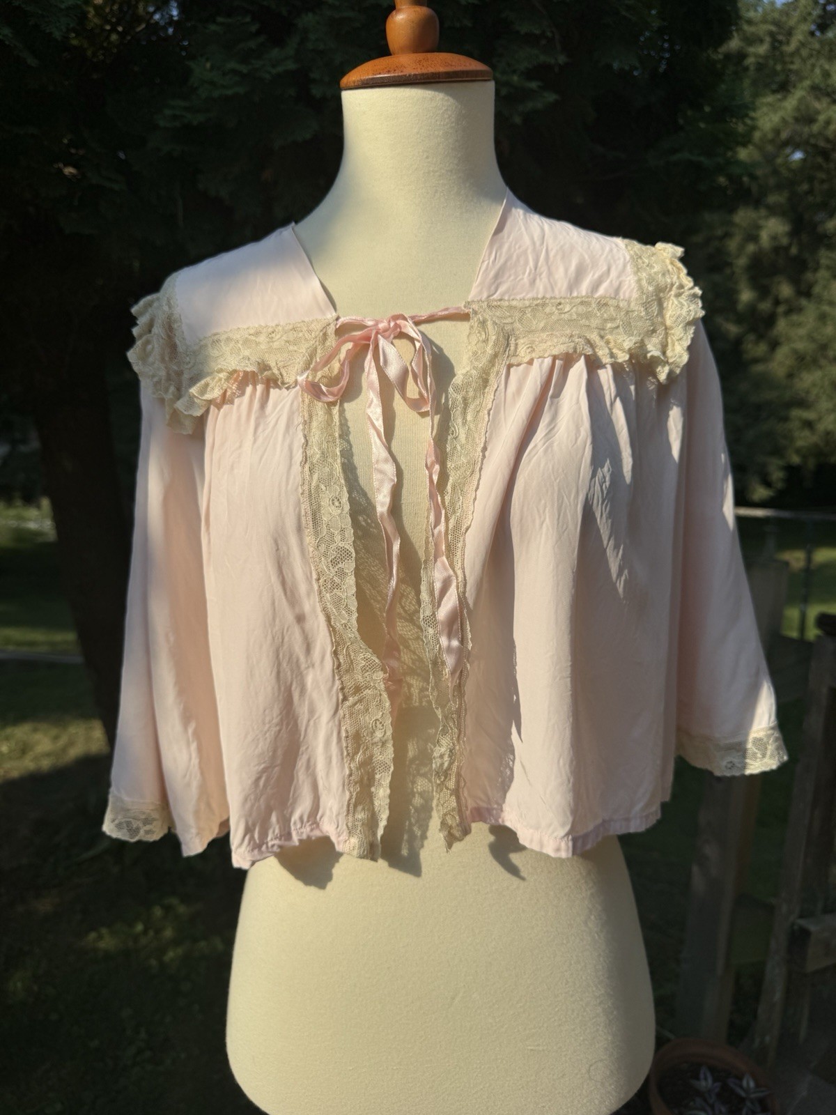 Vintage 1940s Liquid Rayon Satin Peach Bed Jacket Cottagecore Fairy Lingerie