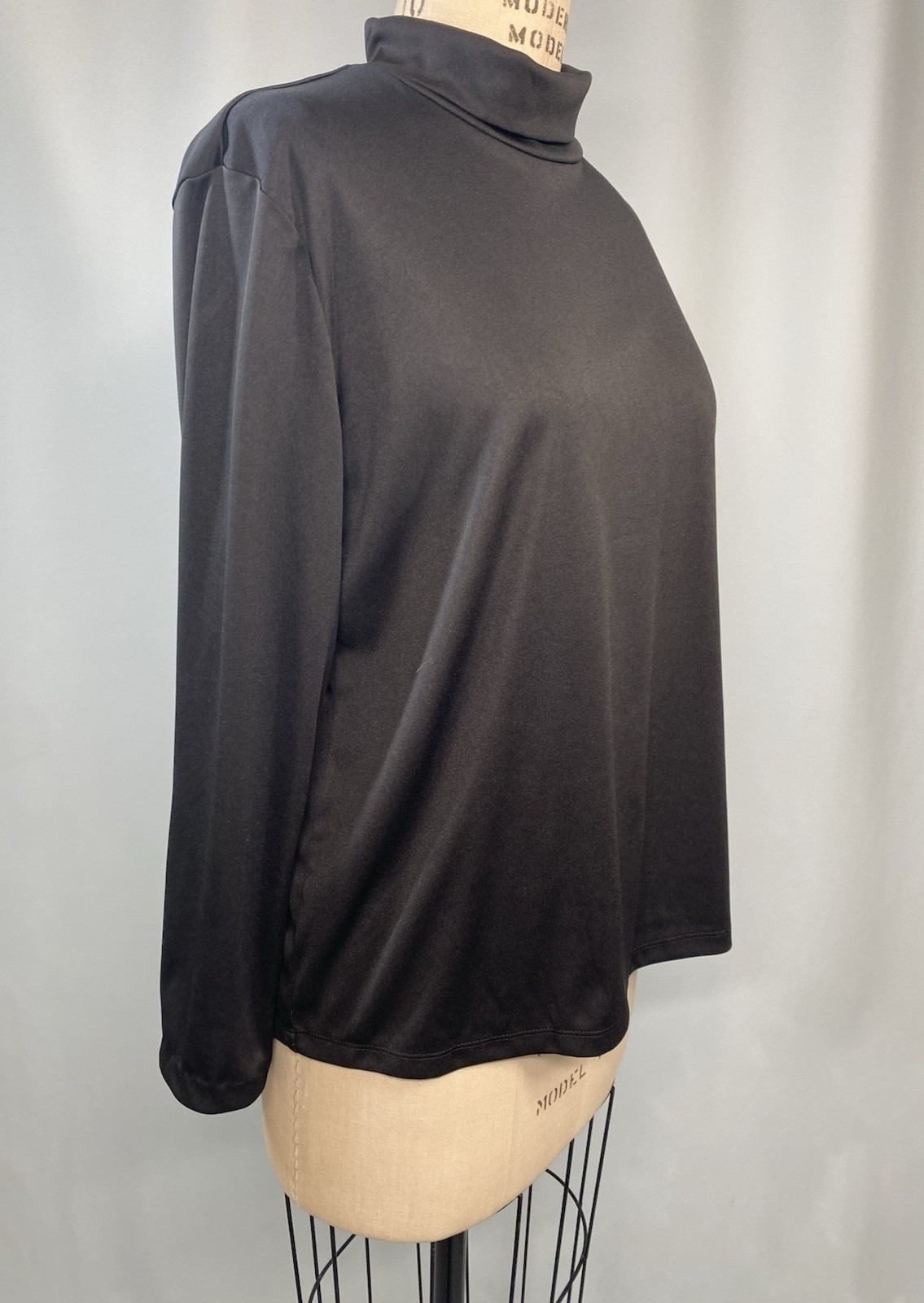 Vintage Women’s Top SIZE LARGE black poly knit VICKI WAYNE turtle neck 80s 90s