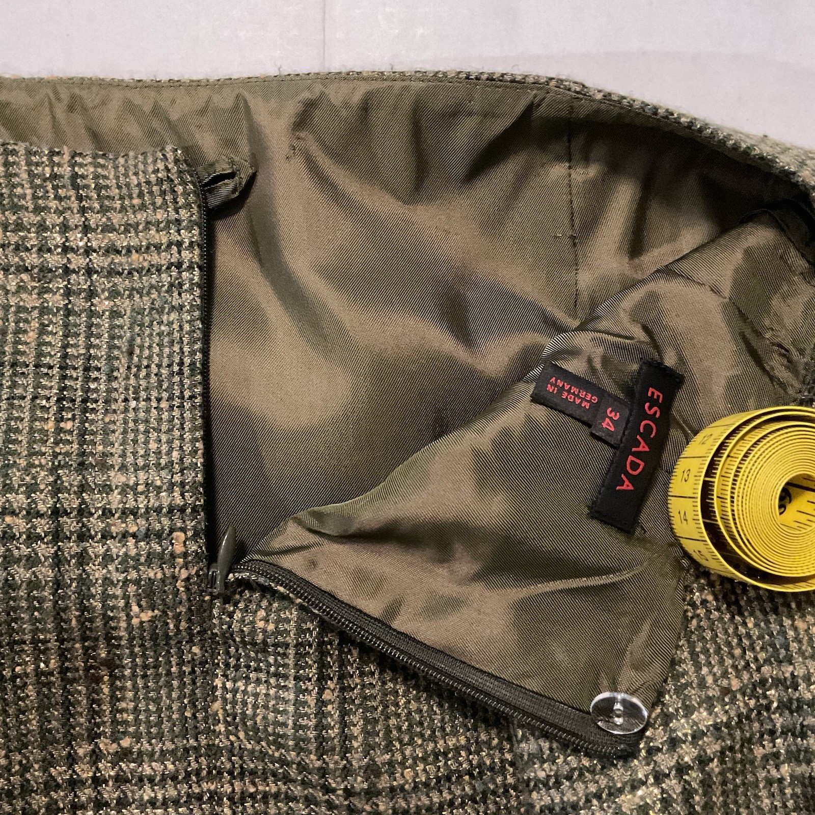 Escada Vintage Plaid Wool Silk Skirt size 34 US 4-6 Green