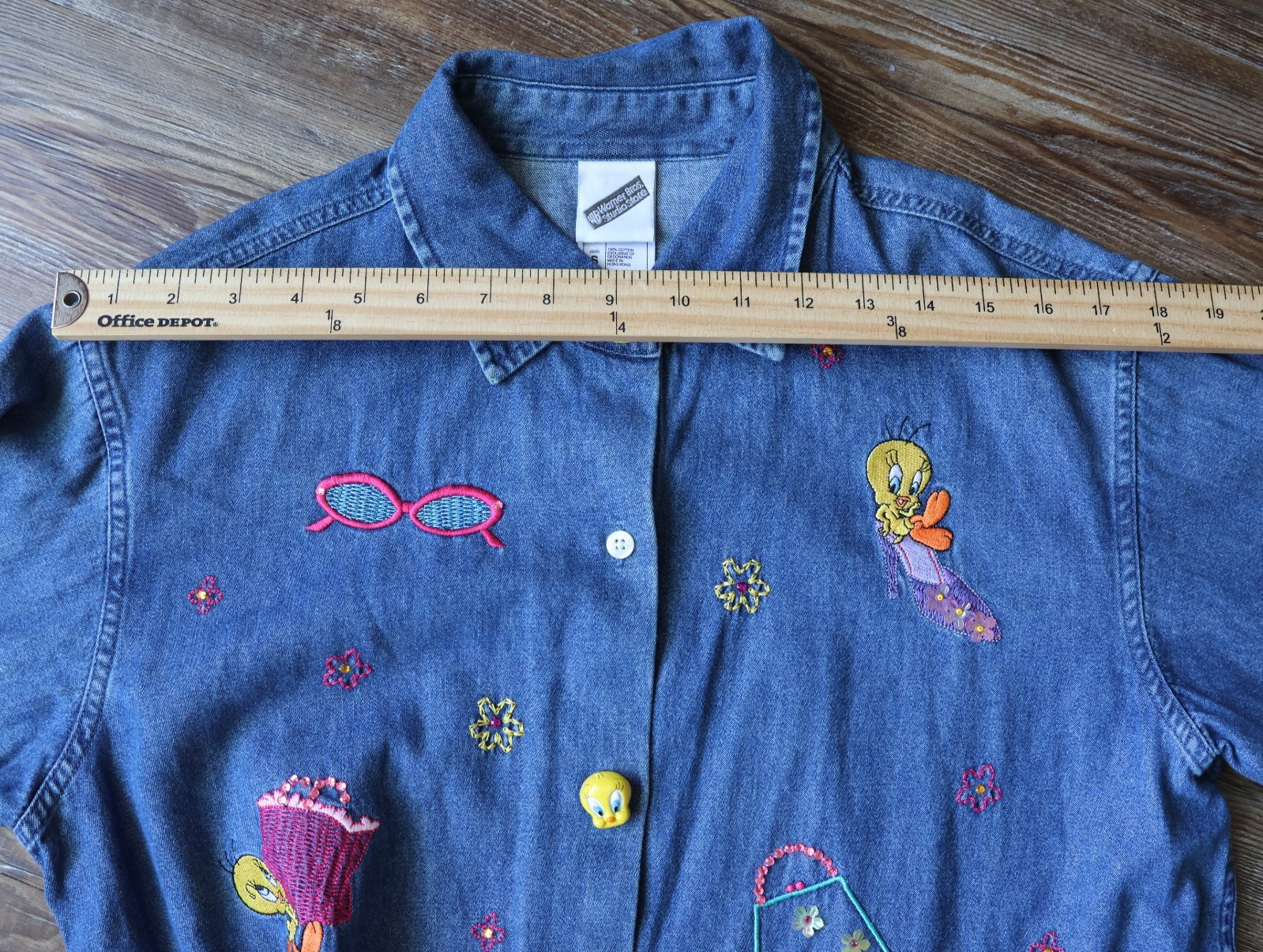 Womens Vintage 2000s Warner Bros Studio Store Novelty Tweety Bird Denim Shirt S
