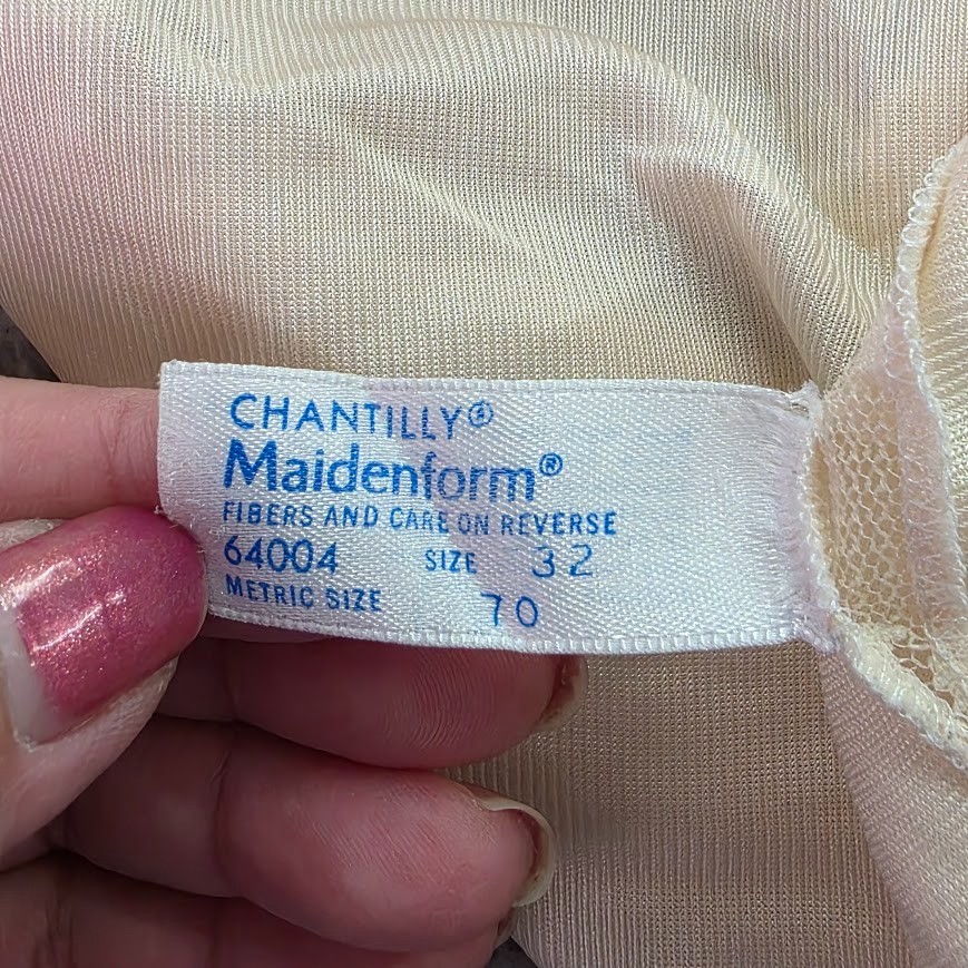 Vtg Maidenform Chantilly Lace Camisole 32 Beige Coquette Babydoll Y2K Made USA