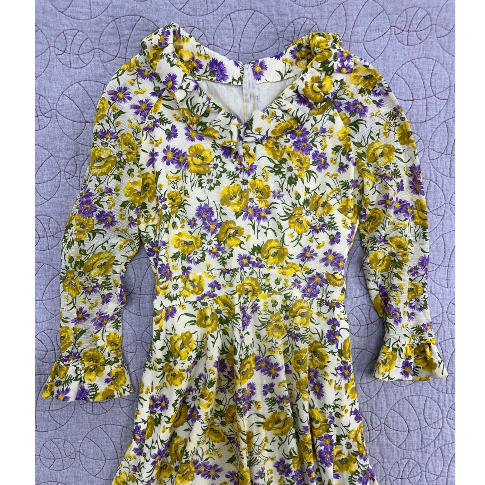 Vintage Floral Dress White Yellow Purple Ruffle / Women’s Small