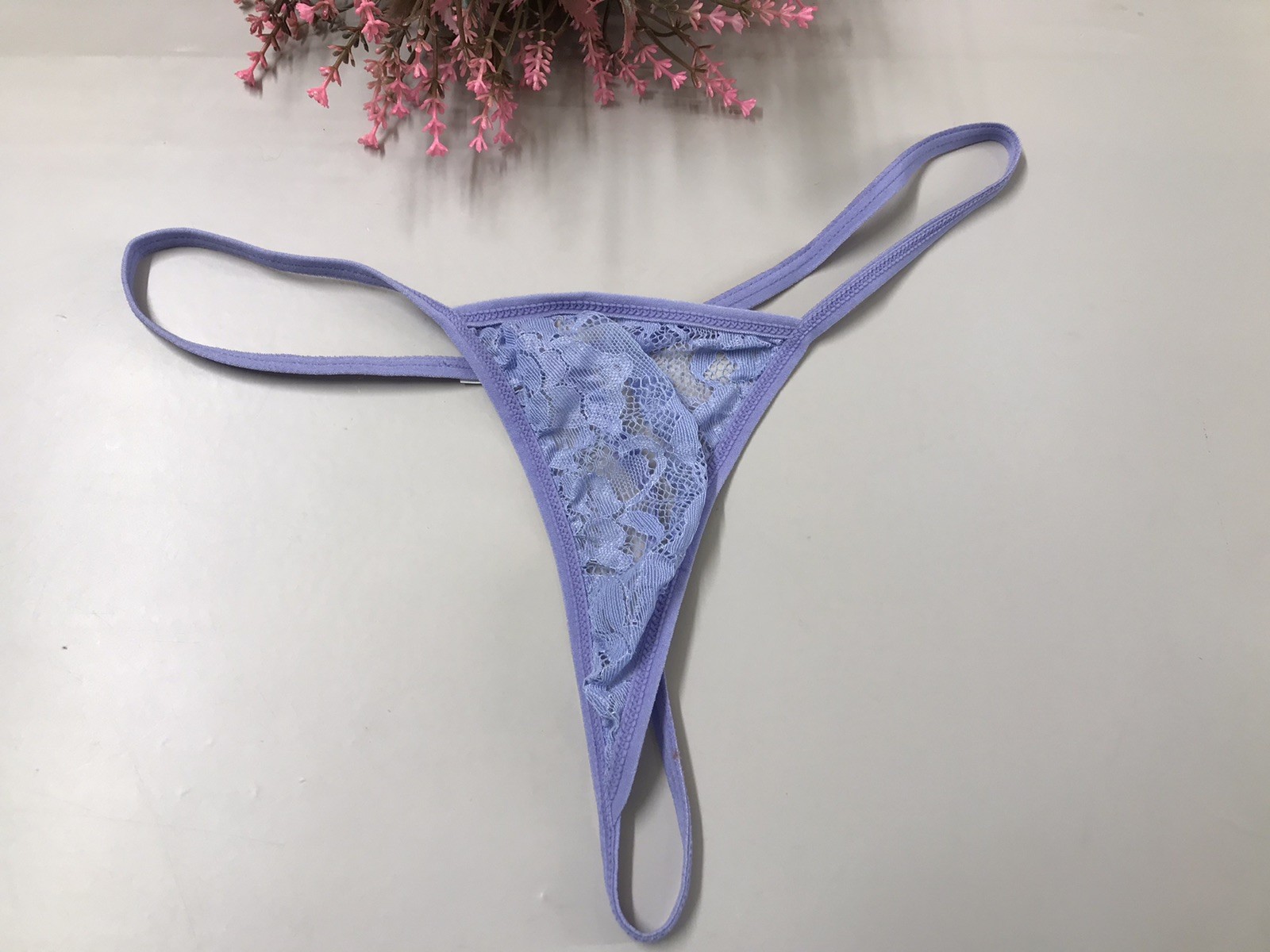 WOMEN’S VINTAGE LACE PURPLE Lace V String Thong Panty Medium NWOT