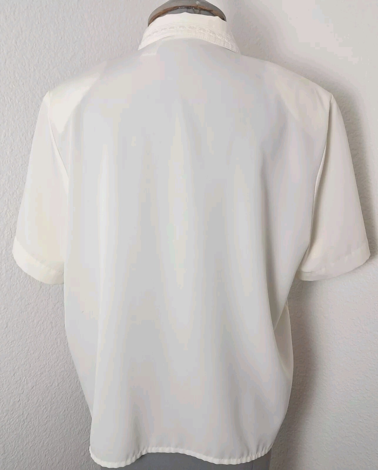 Vtg Claudia Richard Blouse Womens Sz 14P Button Down W Embroidered Front Beige