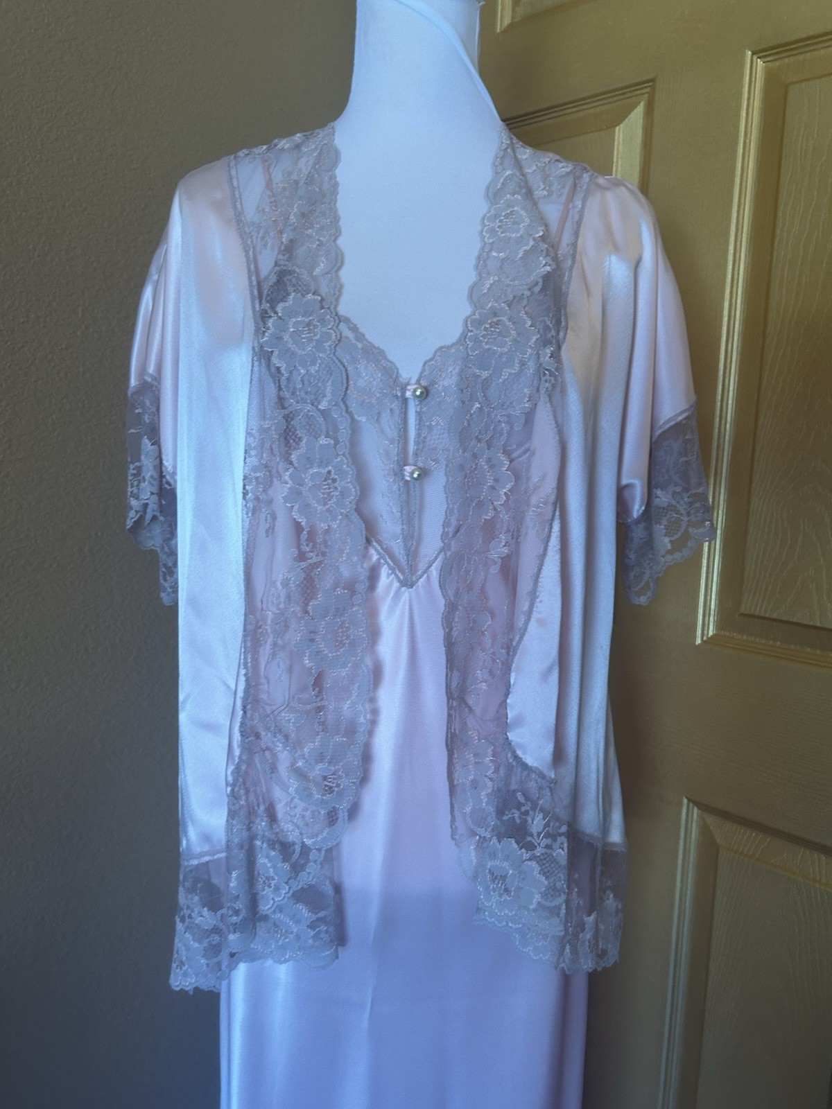 vintage jenelle of california Nightgown & Robe.