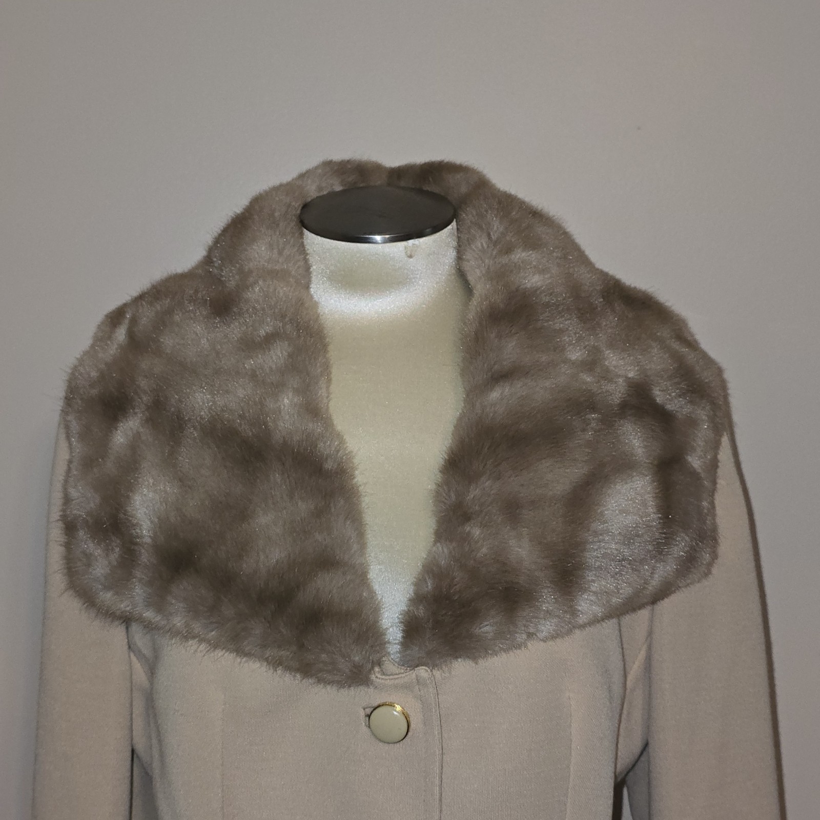 VTG 1960s Lilli Ann Tan Penny Lane 27″ Mid Coat Brown Faux Fur Trim Cuffs L 16