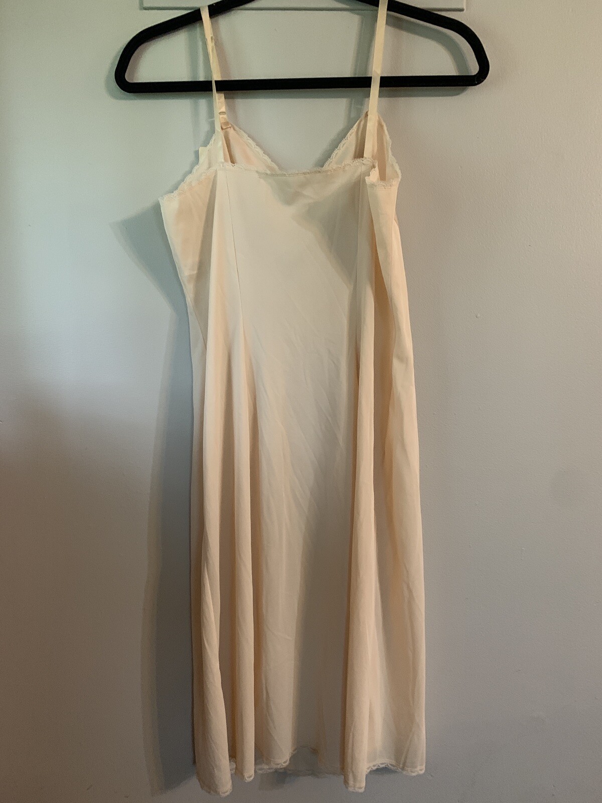 1980’s Vanity Fair Tricot Nylon Nude Full Slip Siez 34 Made USA New