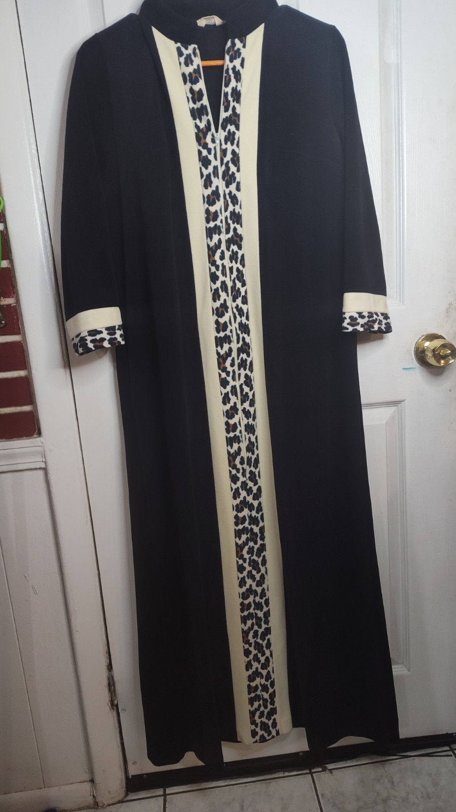 Vintage Vanity Fair Full Zip Robe Black With Animal Print Size 10 Pocket Mobwife