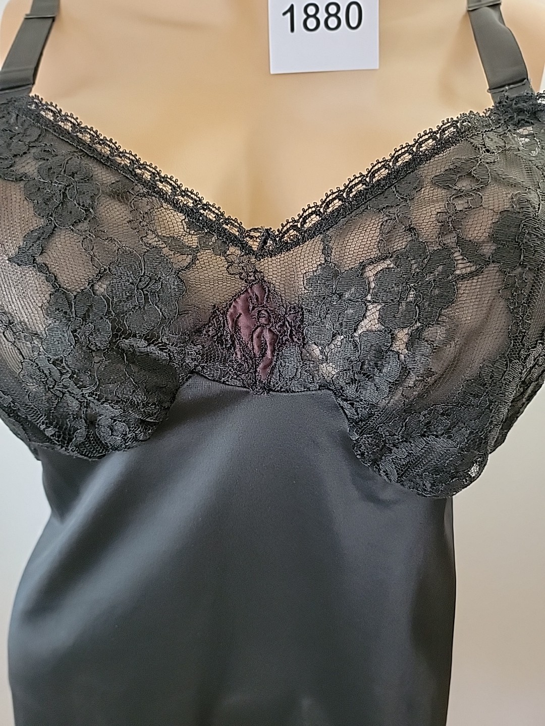 Vintage LAROS 100% Nylon Black Full Slip Lace Detail Size 36 Short