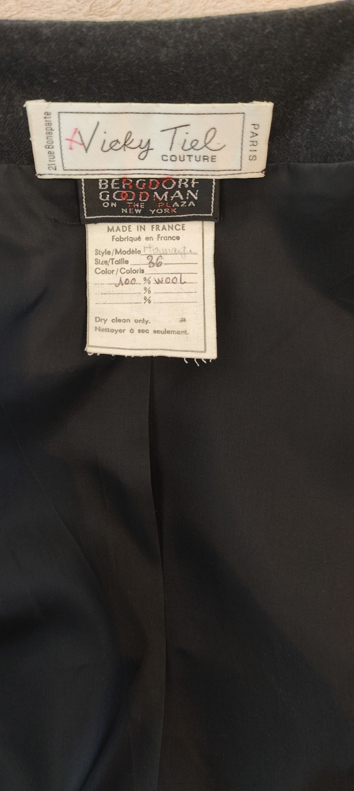 Vicky Tiel Couture Bergdorf’s VTG Black Wool Suit Rose Applique – FR Size 36
