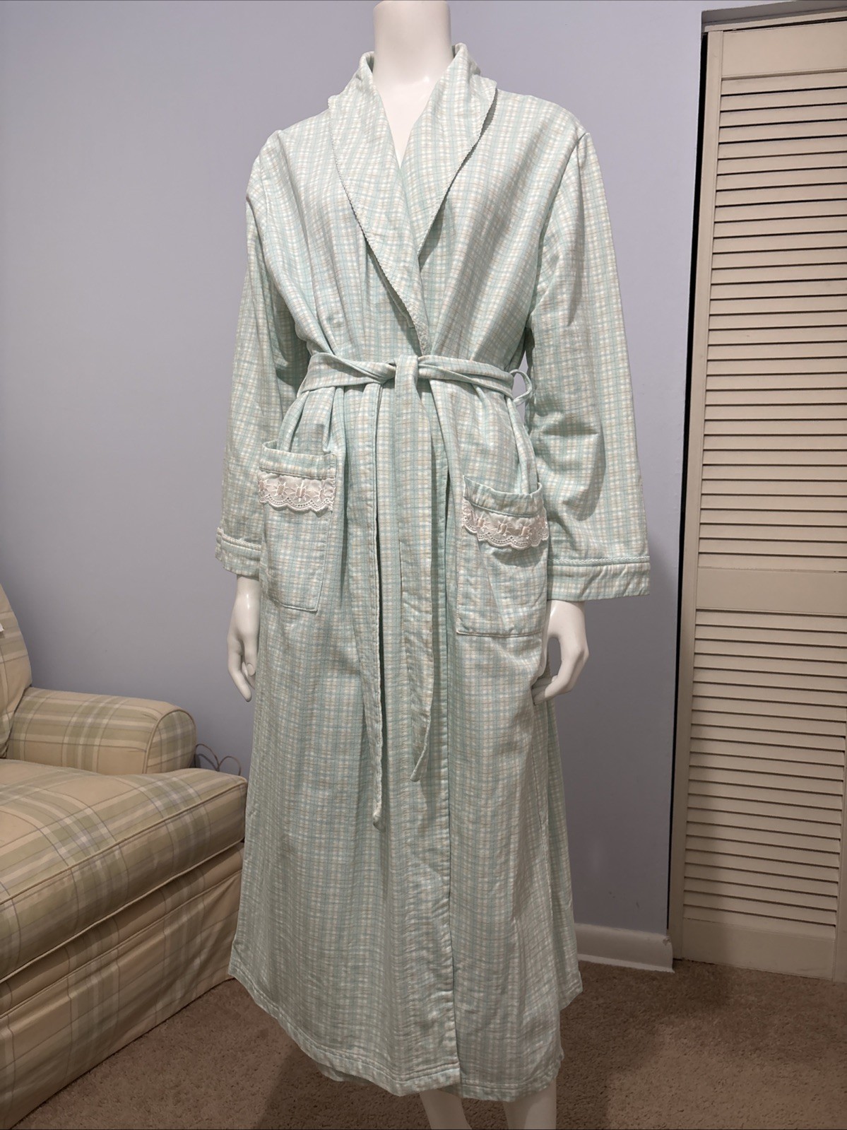 VTG Blue Tan Plaid Robe Collar Pockets Belt Eyelet Trim Miss Elaine Sz L