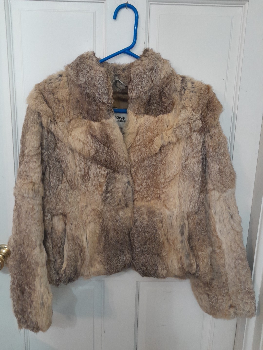 Vintage Wilsons leather Genuine Rabbit Fur Size Medium Nice Preowned Condition