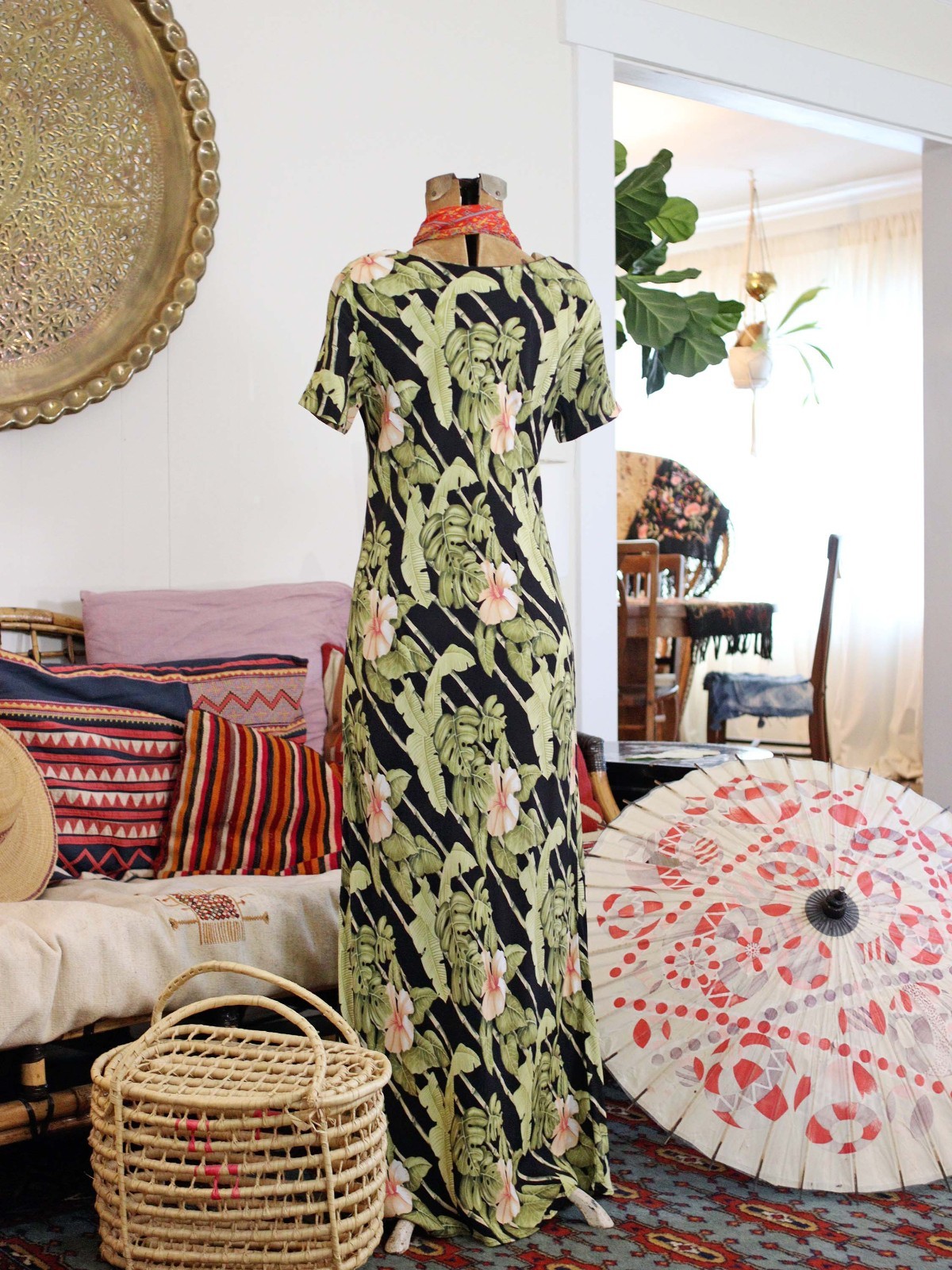 VTG 90s Hilo Hattie Bias Cut Scoop Neck Maxi Dress Hawaiian Hibiscus Banana Leaf
