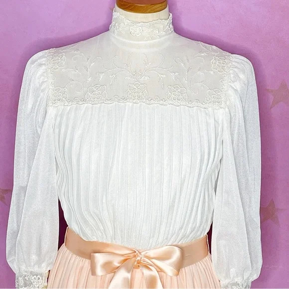 Vintage 70s Romantic Lace And Satin Peach Cream Chiffon Cottagecore Dress Small